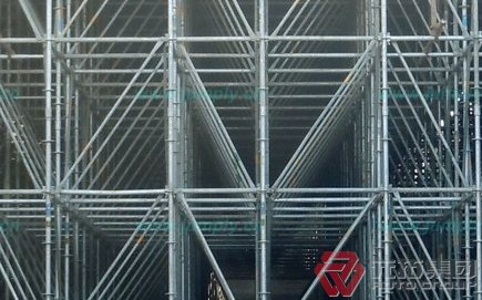盤扣式腳手架配件、立桿的使用
