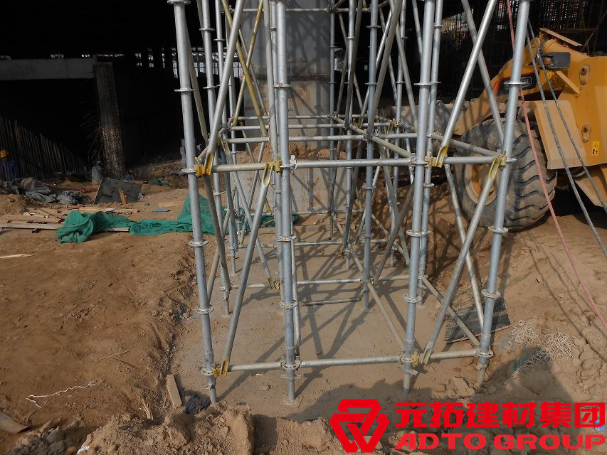 上海盤扣式腳手架生產(chǎn)廠家有幾家？盤扣式腳手架多少錢一噸？